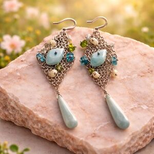 Liz Palacios Silver Tone Mesh And Colored Gems Swarovski
Chandelier Earrings